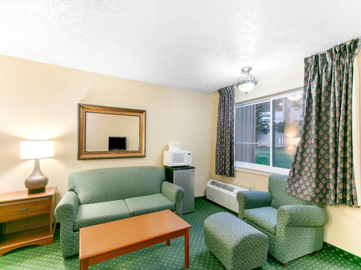 Oyo Hotel Spokane North Εξωτερικό φωτογραφία