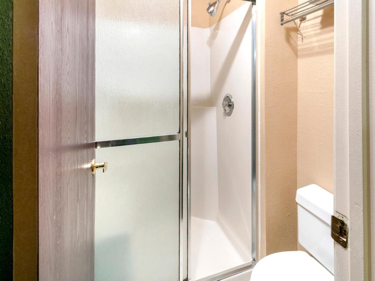 Oyo Hotel Spokane North Εξωτερικό φωτογραφία